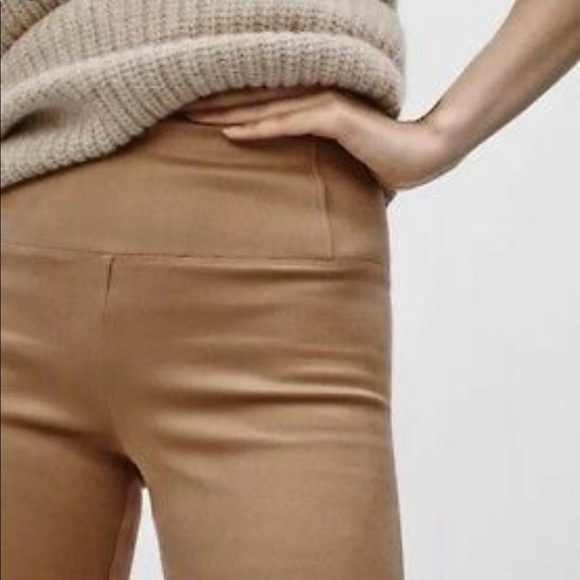 Aritzia Pants - Wilfred Free Daria Pant Aritzia Pants - Wilfred Free Daria Pant